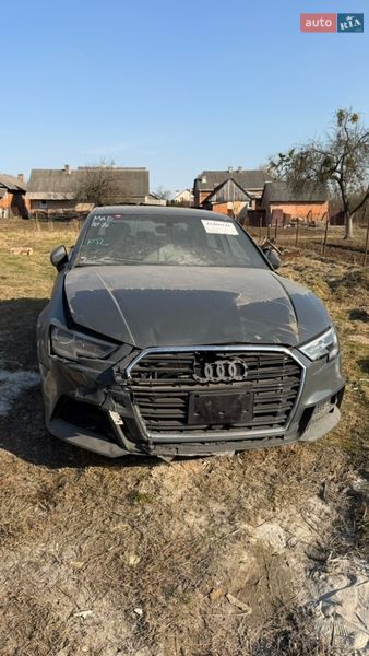 Седан Audi A3 2016 в Львове Седан Audi A3 2016 в Львове