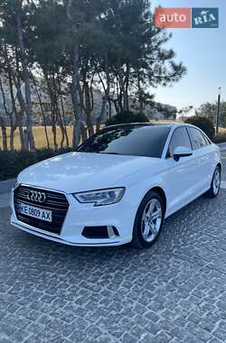 Седан Audi A3 2018 в Днепре