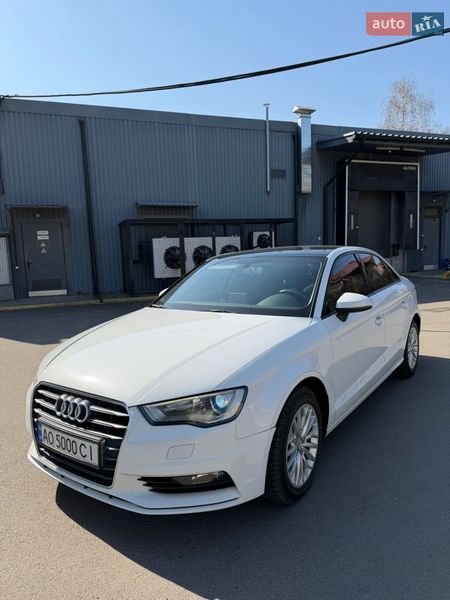 Седан Audi A3 2016 в Ужгороде