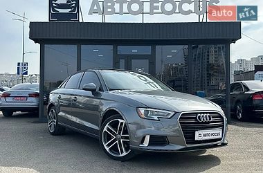 Седан Audi A3 2017 в Киеве