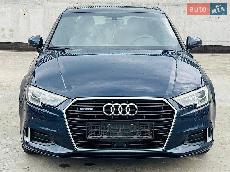 Седан Audi A3 2017 в Киеве