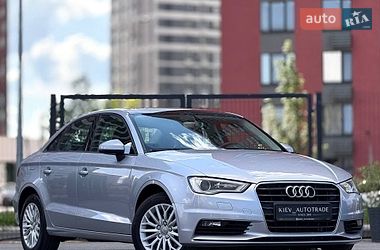 Седан Audi A3 2016 в Киеве
