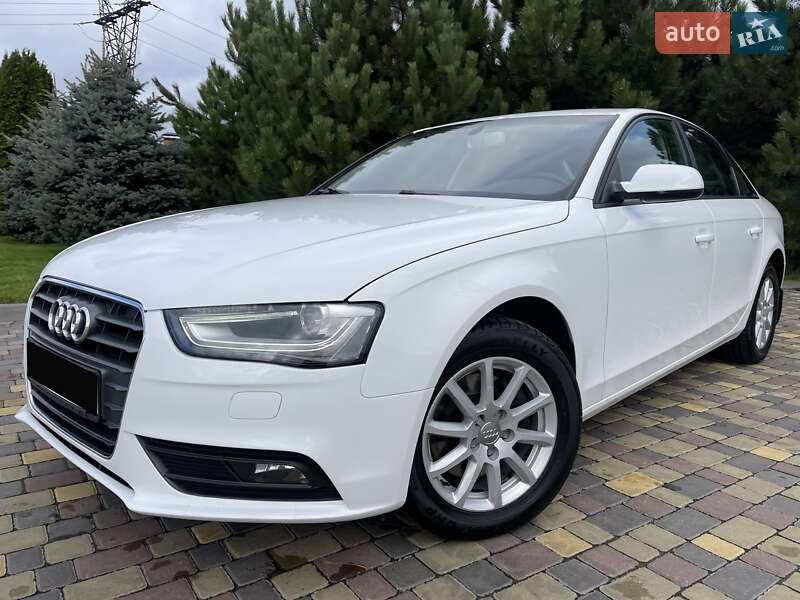Седан Audi A4 2012 в Дніпрі