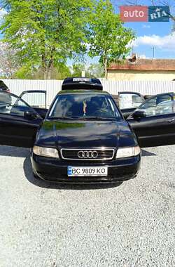 Седан Audi A4 1996 в Дрогобыче