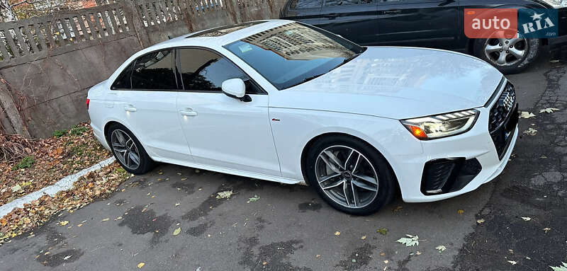 Седан Audi A4 2022 в Львове