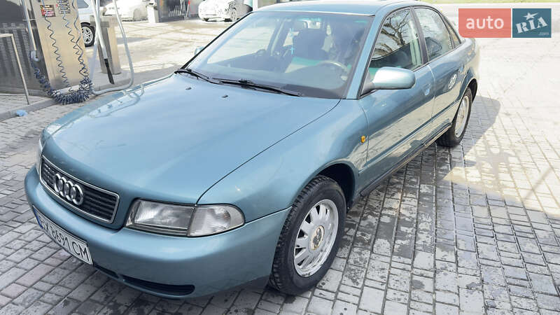 Седан Audi A4 1998 в Каменец-Подольском