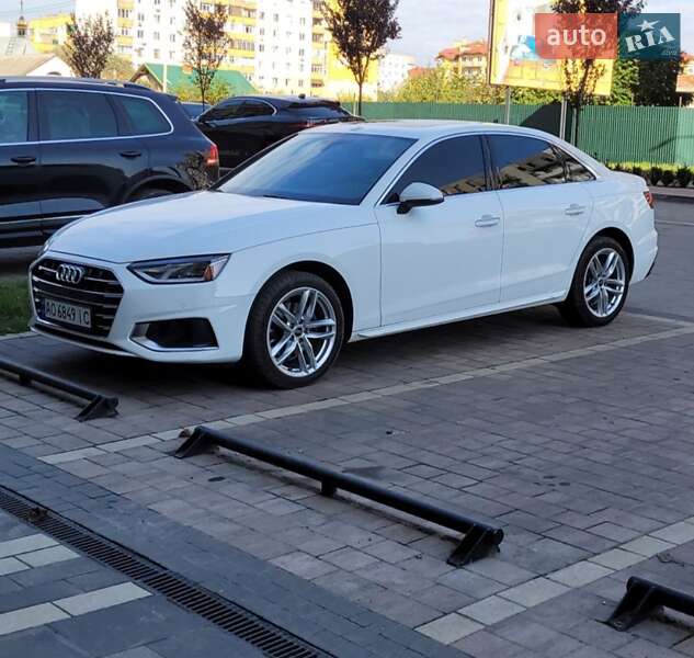 Седан Audi A4 2021 в Ужгороді