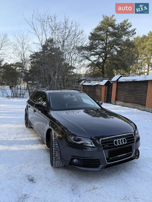 Универсал Audi A4 2010 в Вараше