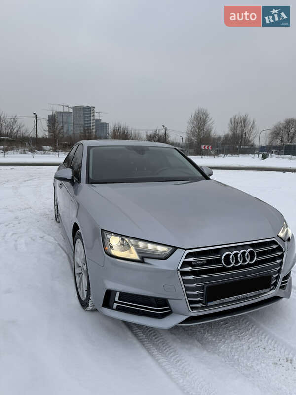 Седан Audi A4 2018 в Киеве