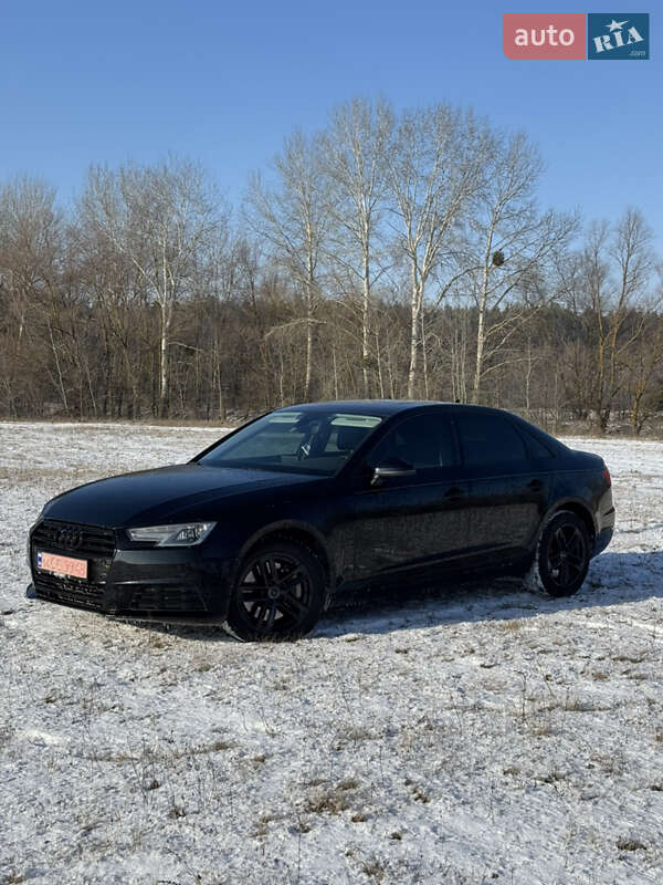 Седан Audi A4 2017 в Полтаве