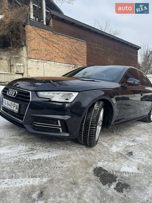 Седан Audi A4 2017 в Киеве