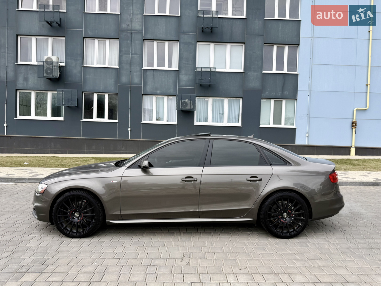 Audi A4 2014 photo 3