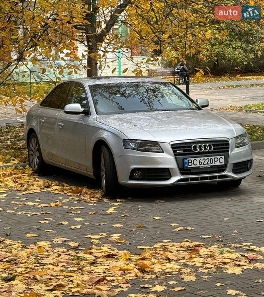 Седан Audi A4 2011 в Львове