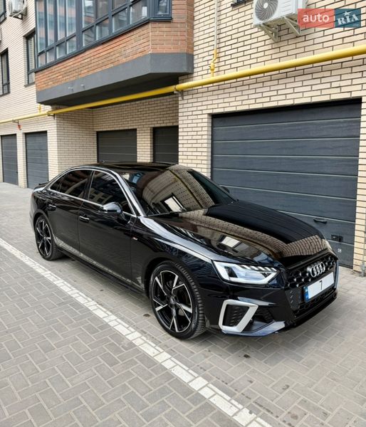 Седан Audi A4 2021 в Житомире