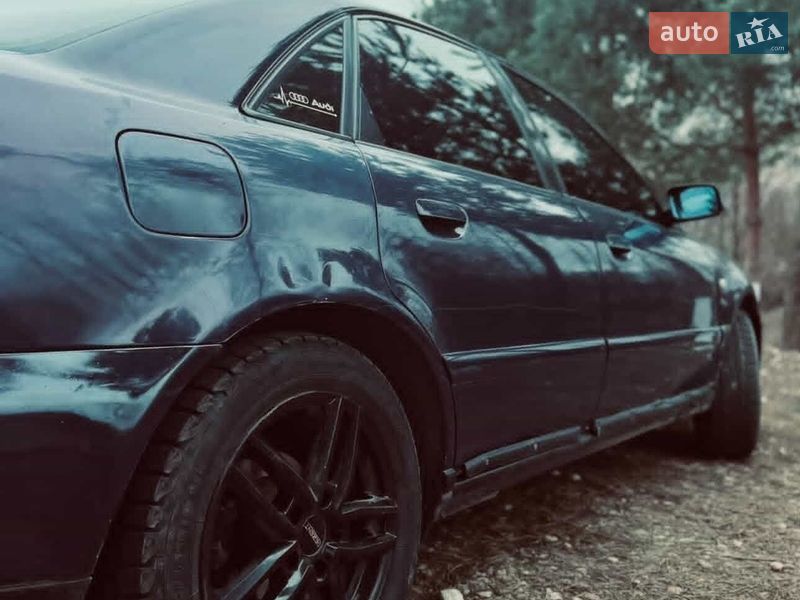 Седан Audi A4 2000 в Львове Седан Audi A4 2000 в Львове