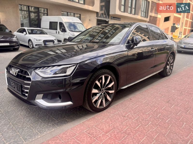 Седан Audi A4 2021 в Львові