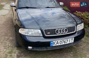 Седан Audi A4 1998 в Лосинівці
