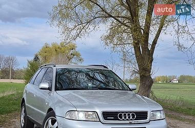 Універсал Audi A4 2000 в Рівному