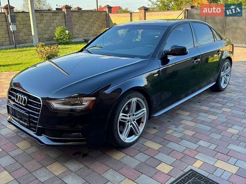 Седан Audi A4 2013 в Луцке