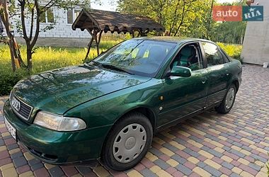 Седан Audi A4 1996 в Бедевле