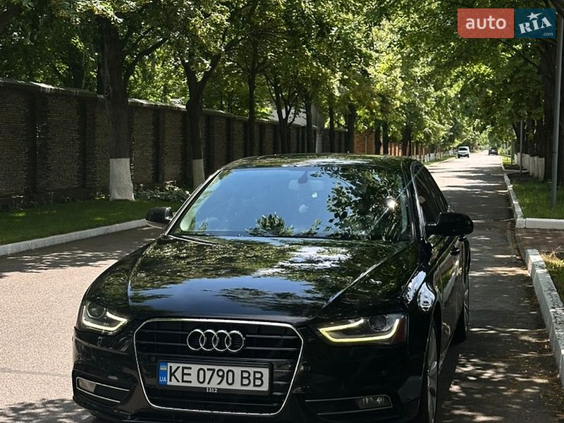 Седан Audi A4 2012 в Днепре
