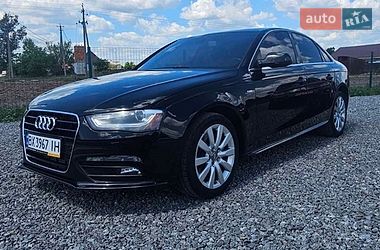 Седан Audi A4 2014 в Остроге