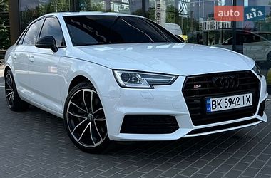 Седан Audi A4 2015 в Кропивницькому
