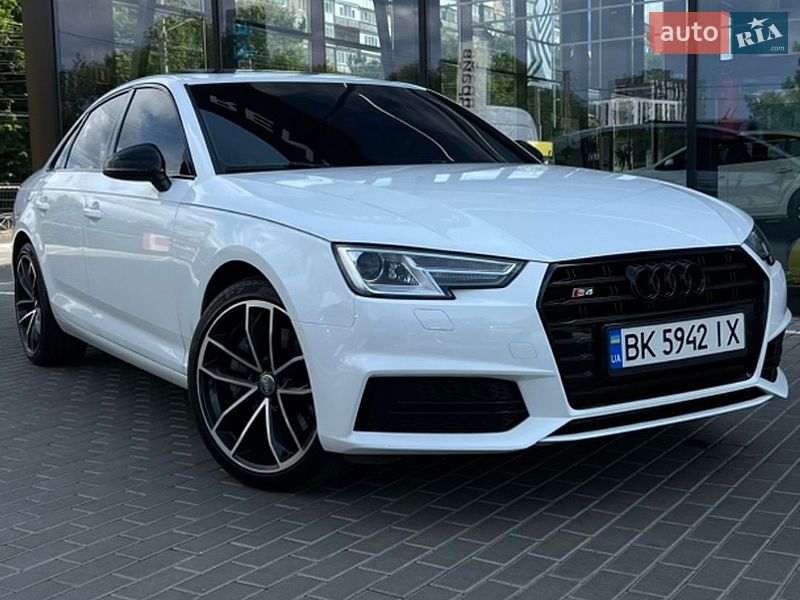 Седан Audi A4 2015 в Кропивницком