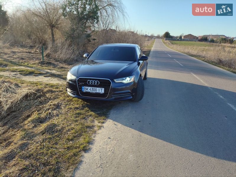 Седан Audi A6 2013 в Новояворовске