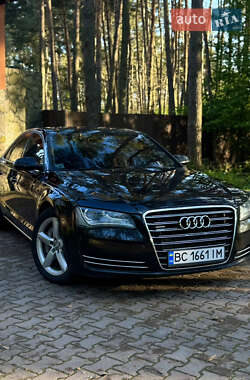 Седан Audi A8 2012 в Новояворовске