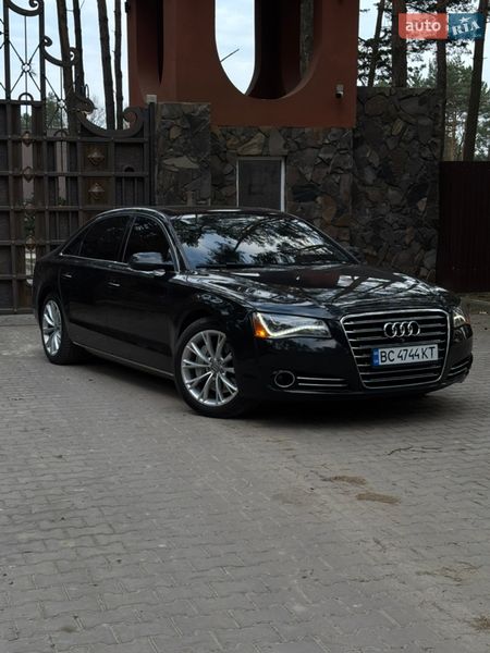 Седан Audi A8 2013 в Новояворовске