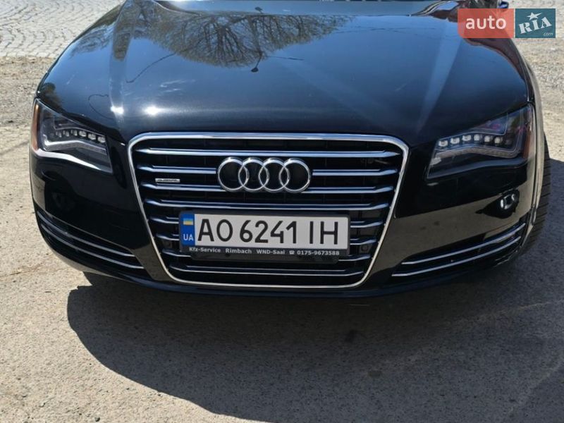 Седан Audi A8 2013 в Мукачево