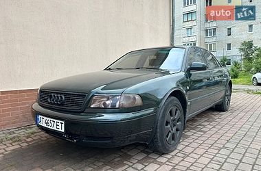 Седан Audi A8 1996 в Долине