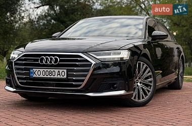 Седан Audi A8 2021 в Береговому