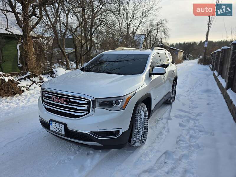 Внедорожник / Кроссовер GMC Acadia 2016 в Киеве