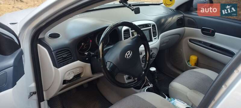 Седан Hyundai Accent 2007 в Днепре Седан Hyundai Accent 2007 в Днепре