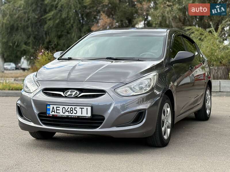 Седан Hyundai Accent 2013 в Днепре