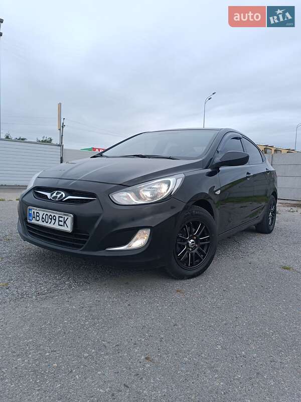 Седан Hyundai Accent 2013 в Виннице