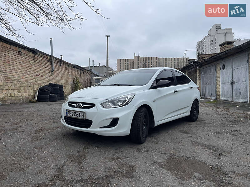 Седан Hyundai Accent 2011 в Киеве