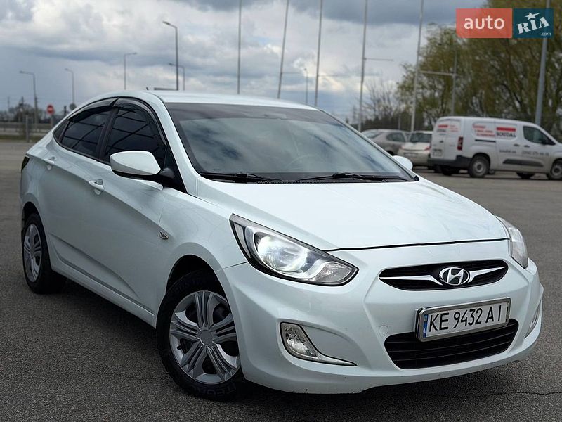 Седан Hyundai Accent 2011 в Днепре