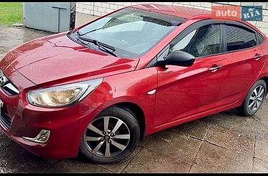 Седан Hyundai Accent 2013 в Бахмаче Седан Hyundai Accent 2013 в Бахмаче