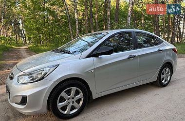 Седан Hyundai Accent 2013 в Ахтырке