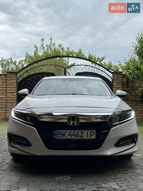 Седан Honda Accord 2019 в Ровно