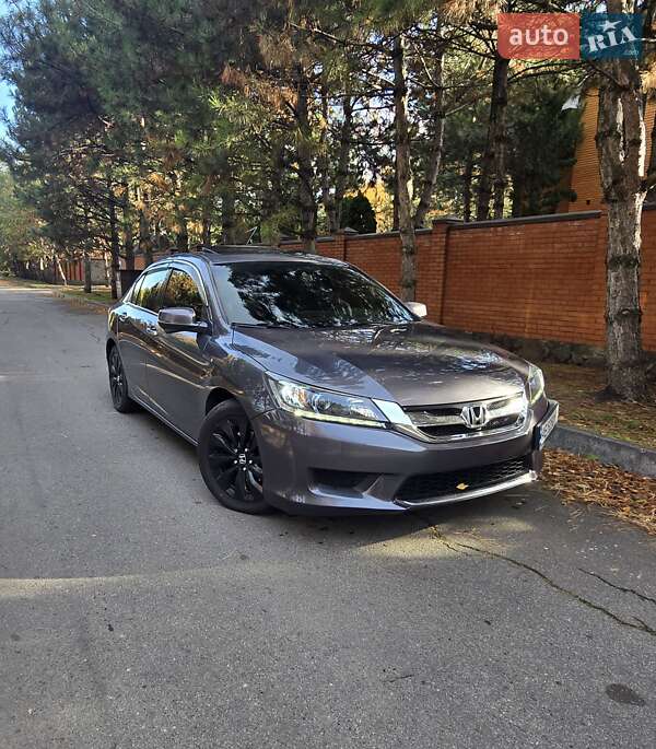 Седан Honda Accord 2015 в Днепре Седан Honda Accord 2015 в Днепре