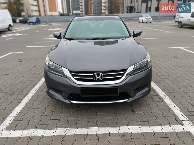 Седан Honda Accord 2014 в Киеве