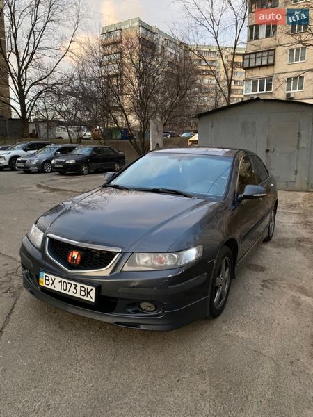 Седан Honda Accord 2004 в Киеве