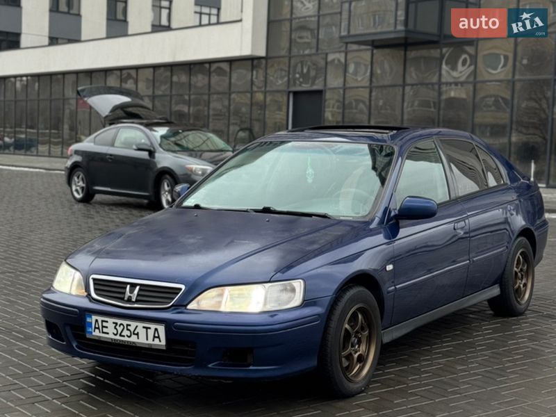 Лифтбек Honda Accord 2000 в Днепре