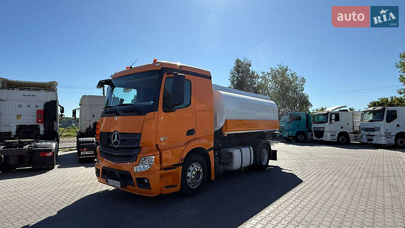 Бензовоз Mercedes-Benz Actros 2013 в Виннице Бензовоз Mercedes-Benz Actros 2013 в Виннице