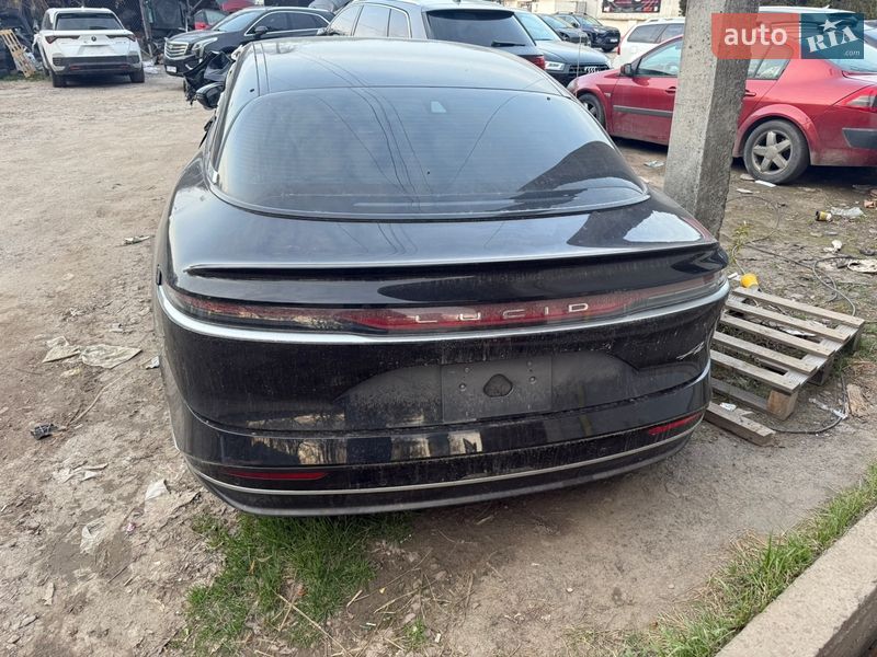 Седан Lucid Air 2023 в Львове
