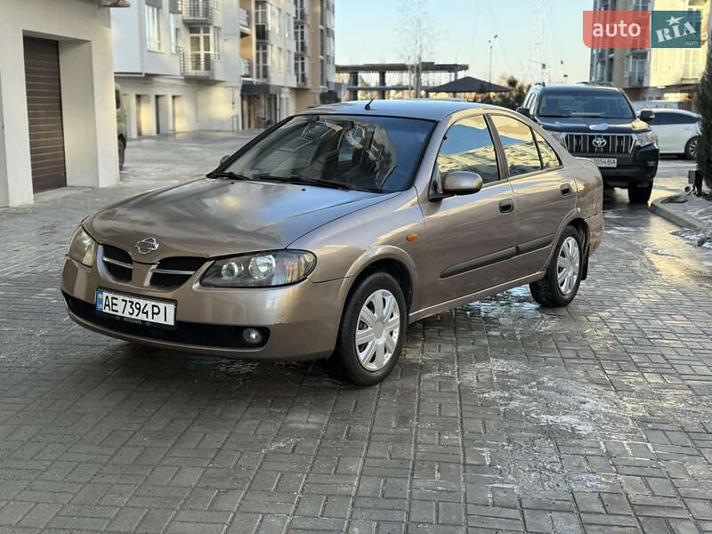 Седан Nissan Almera 2005 в Днепре